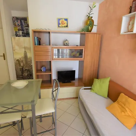 Apartamento Locazione Turistica Girasole-2